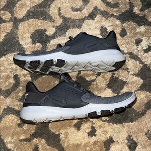 Nike Men's Black and Gray Flex RN Trainer Sneakers
